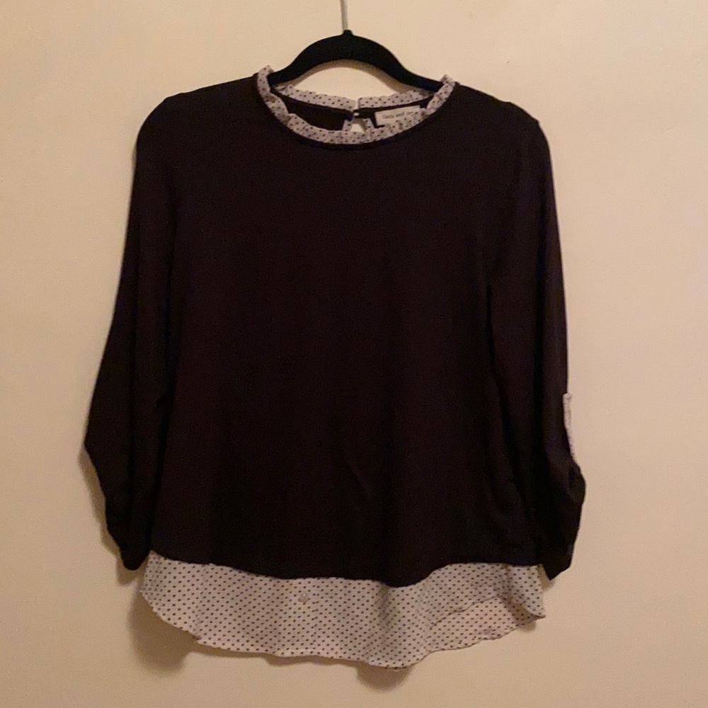 Black Blouse w Sleeve Detail
